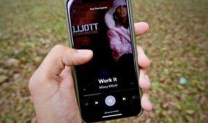 Cara Memutar Lagu di Spotify